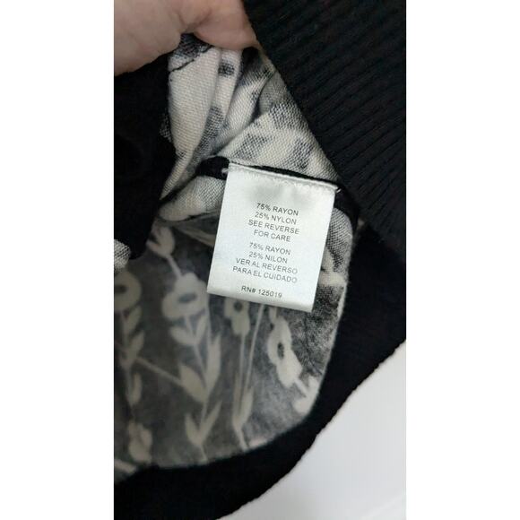 Joseph A Black and White Floral Cardigan Sweater - Picture 4 of 7